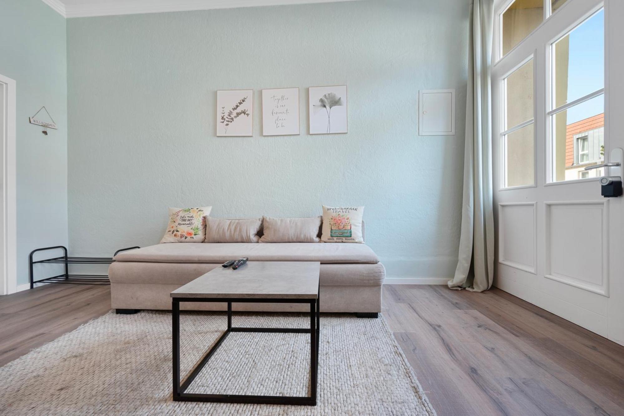 Backhome - Business&Family - Fantastische Schlosslage, Smarttv, Netflix, 50Qm, 24H Checkin - Apartment 1 Ludwigsburg Bagian luar foto