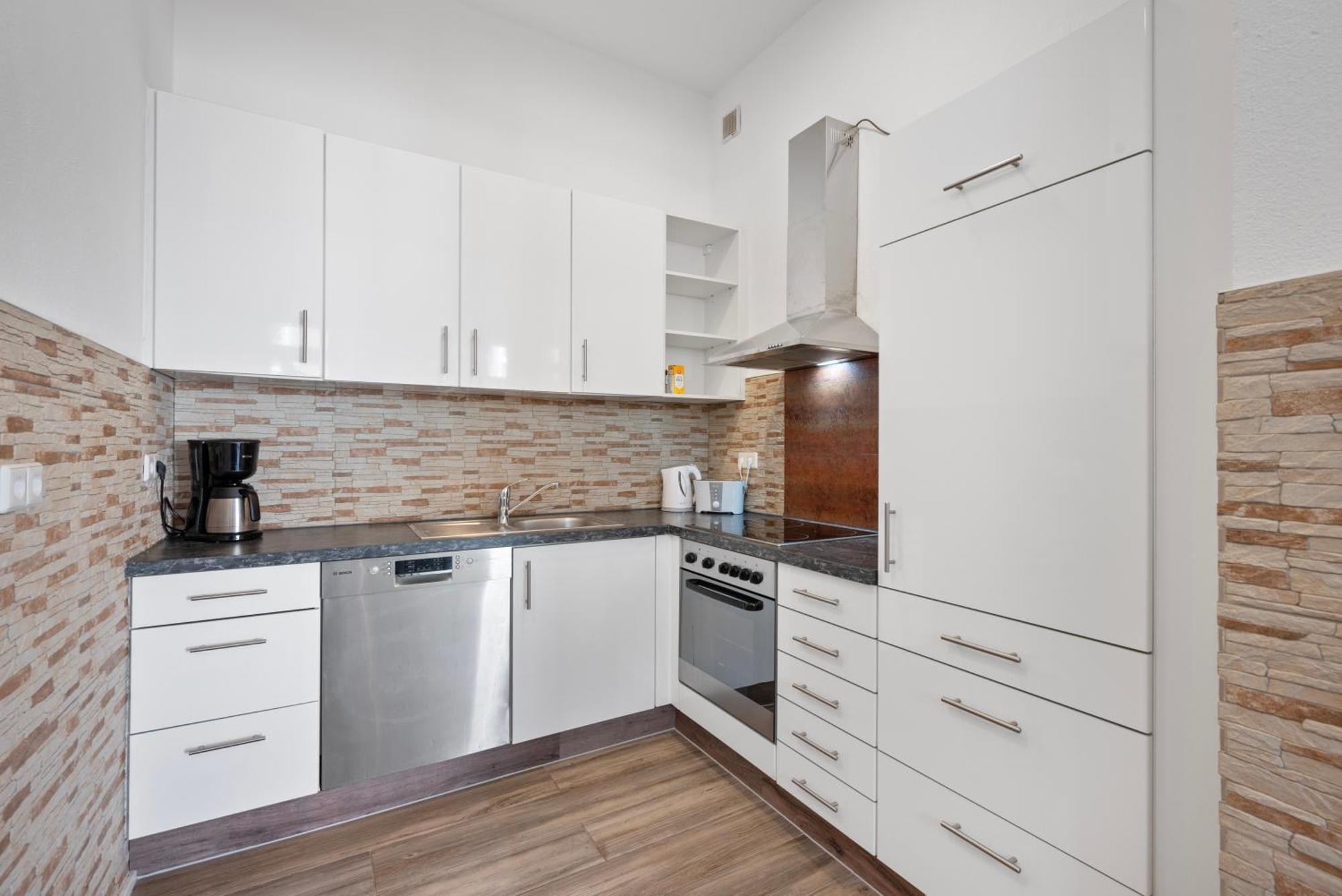 Backhome - Business&Family - Fantastische Schlosslage, Smarttv, Netflix, 50Qm, 24H Checkin - Apartment 1 Ludwigsburg Bagian luar foto