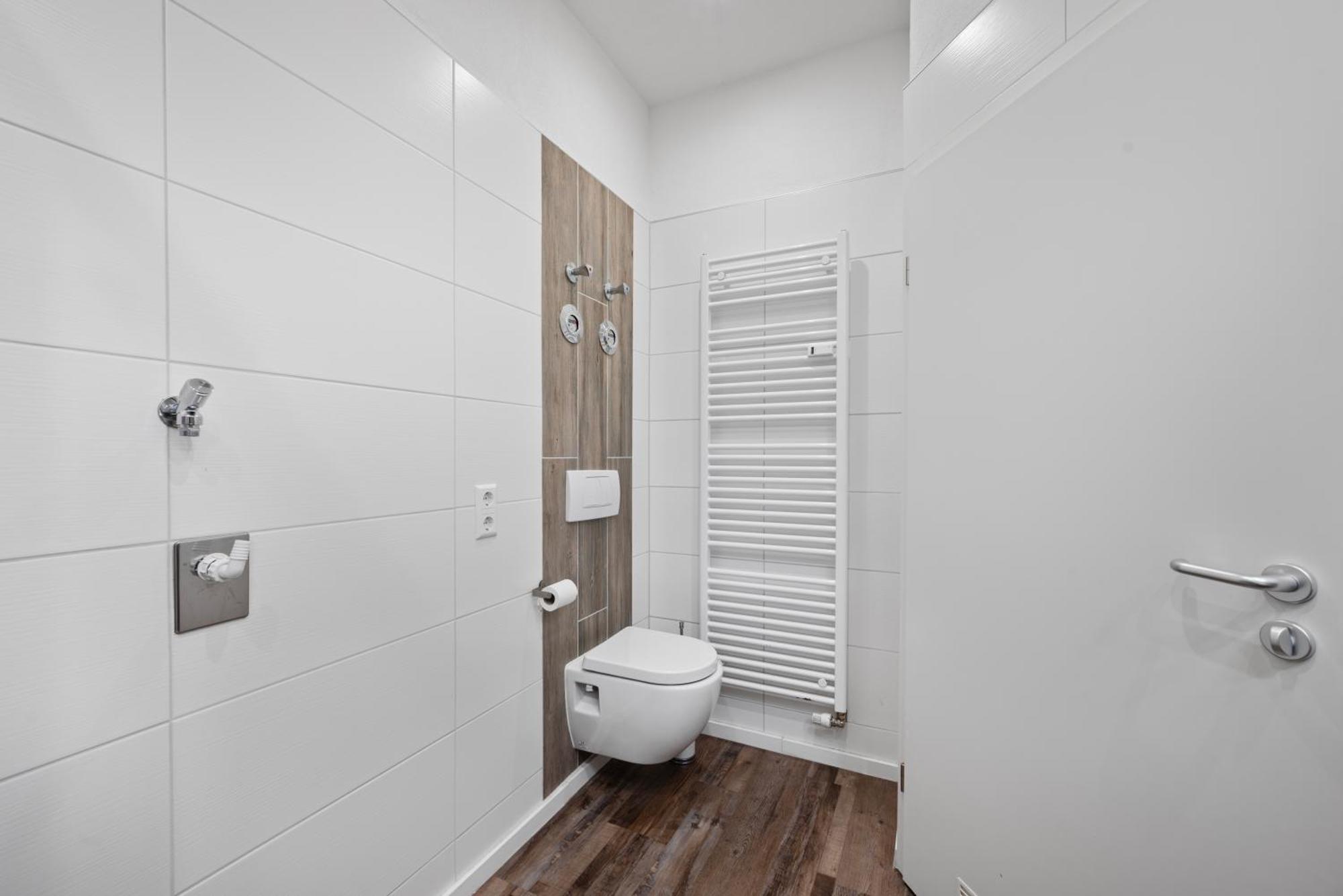 Backhome - Business&Family - Fantastische Schlosslage, Smarttv, Netflix, 50Qm, 24H Checkin - Apartment 1 Ludwigsburg Bagian luar foto