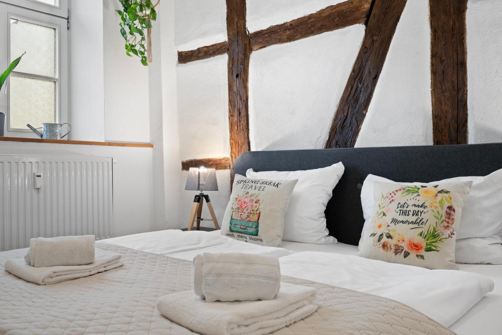 Backhome - Business&Family - Fantastische Schlosslage, Smarttv, Netflix, 50Qm, 24H Checkin - Apartment 1 Ludwigsburg Bagian luar foto